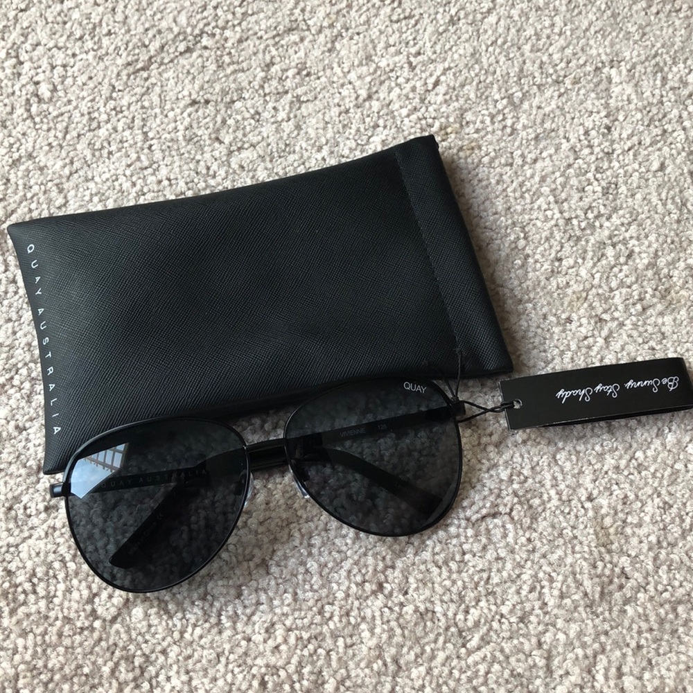 Quay Australia Vivienne Aviators ❗️SOLD❗️